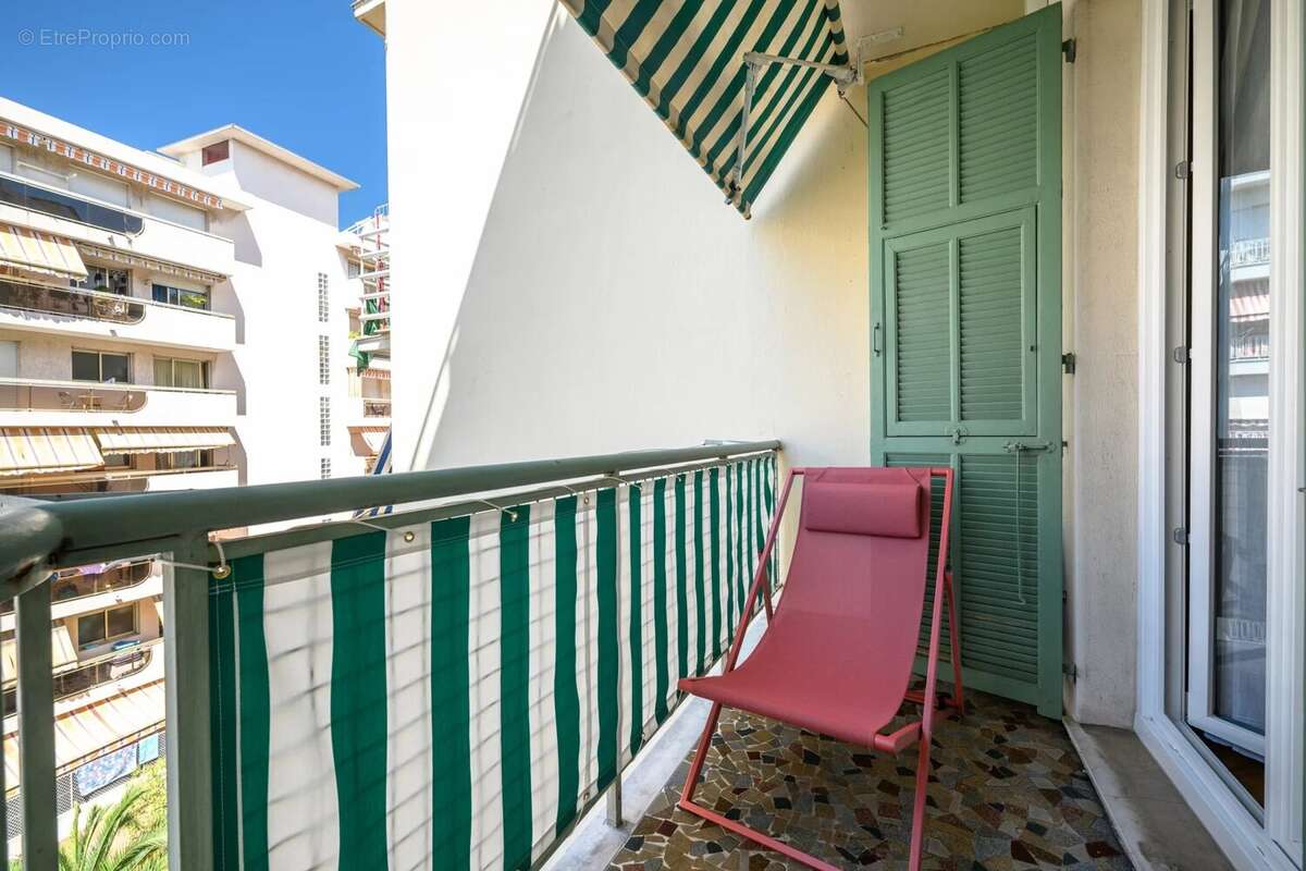 NICE - ALSACE/LORRAINE - Appartement 3 pièces traversant avec terrasses refait à neuf - photo 6