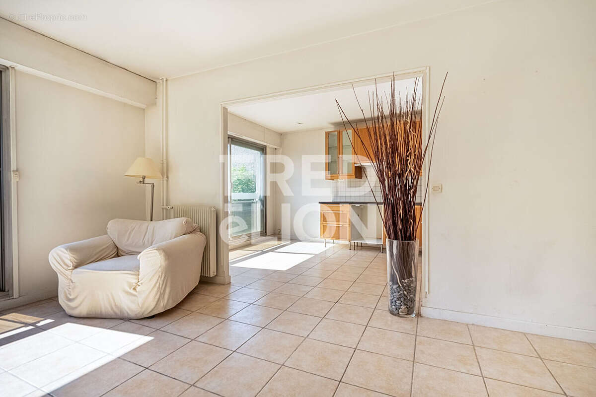 Appartement à PARIS-11E