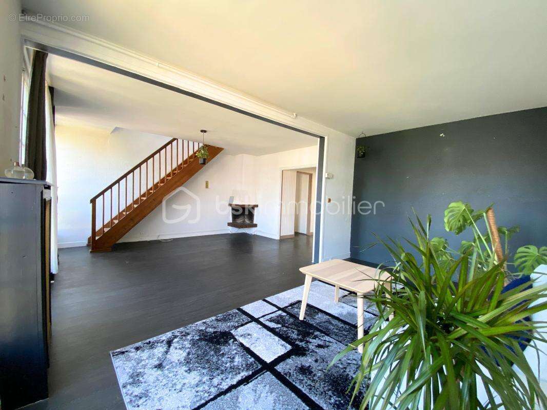 Appartement à SAVIGNY-SUR-ORGE