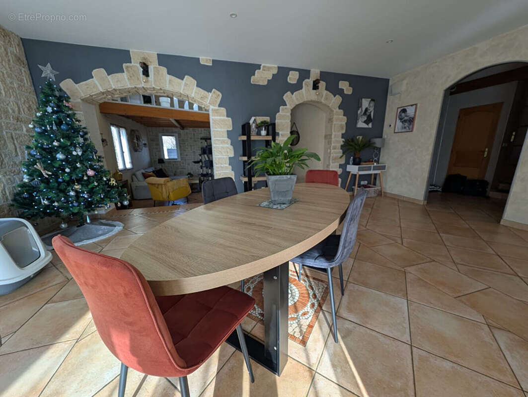 Maison à SAINT-MARCEL-LES-VALENCE