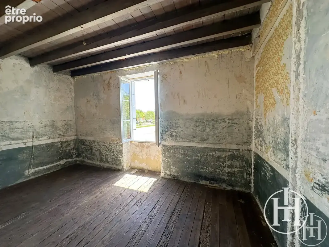 À saisir : petit prix   maison de 208 m2 avec garage, caves et terrains - - photo 8