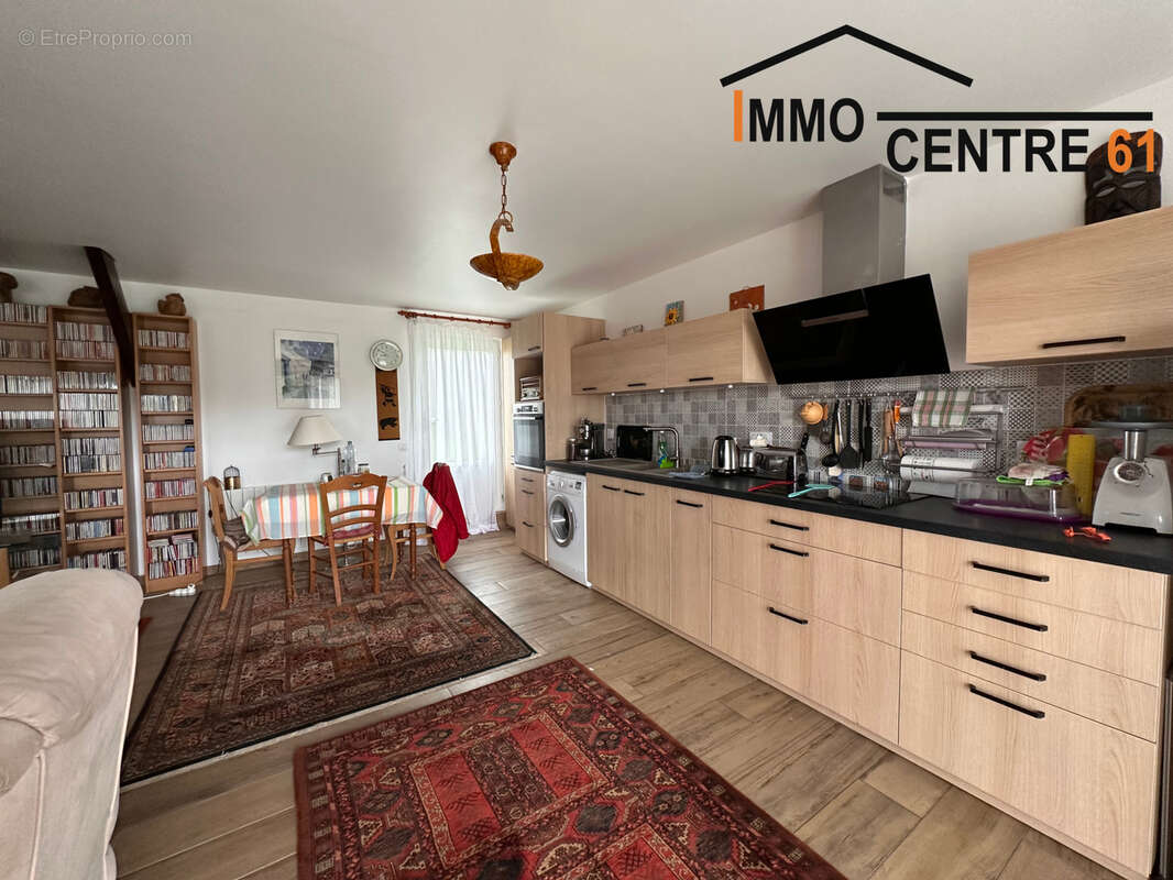 Maison d'architecte 5 chambres et un gîte de 64m2 sur un terrain de 5527m2 arboré. - photo 27
