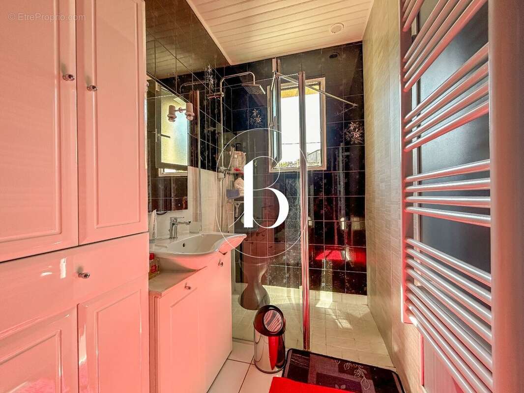 Maison à VALLON-PONT-D&#039;ARC