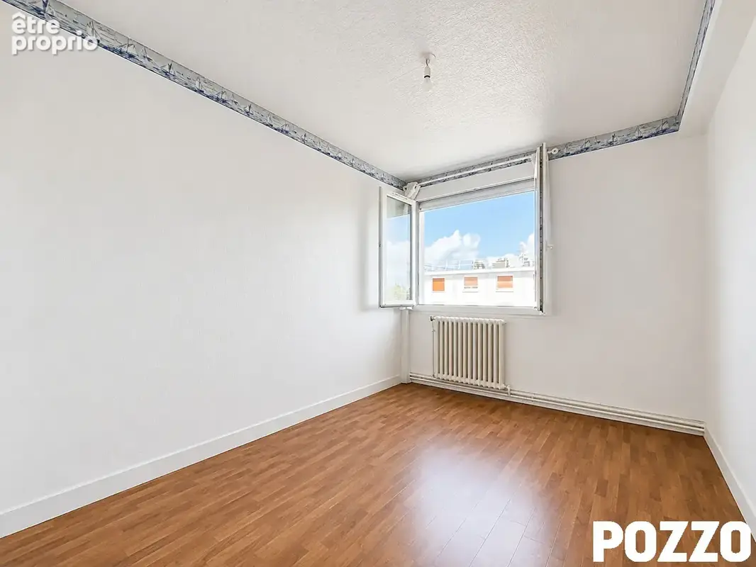 Appartement  4 pièce(s) 74 m2 à GRANVILLE - photo 7