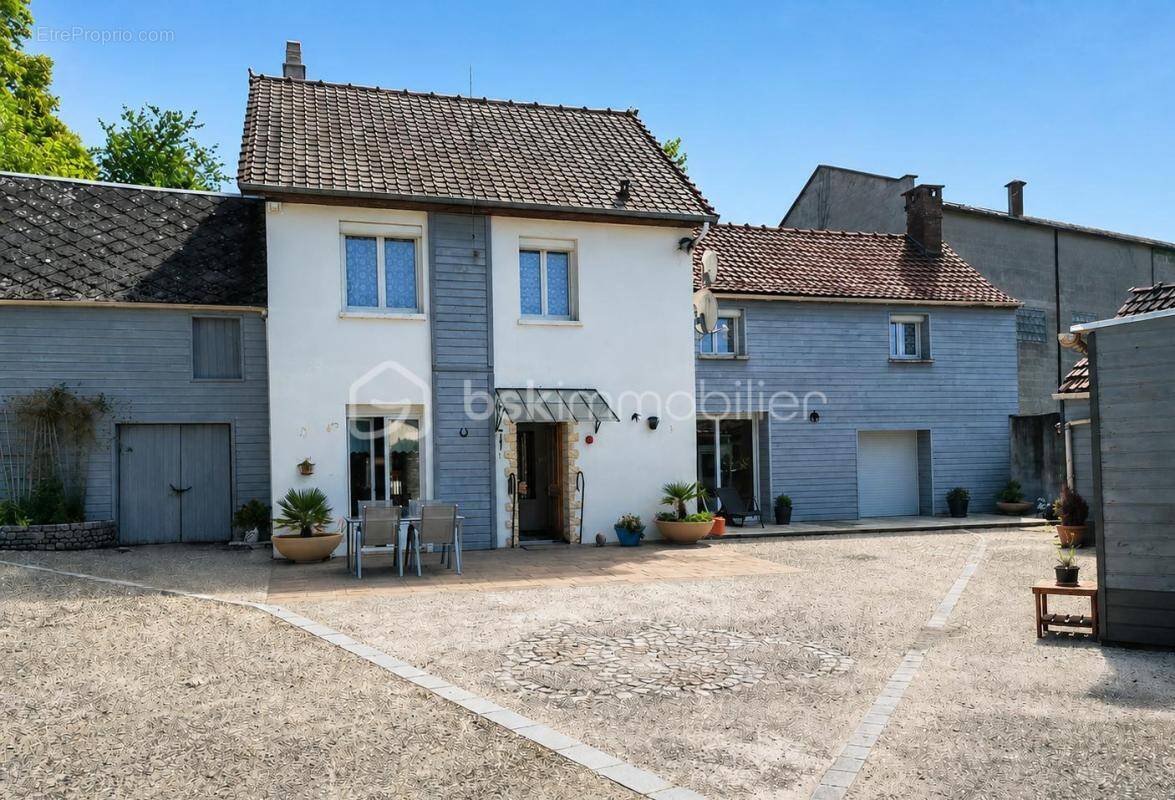 Maison à BOUTTENCOURT