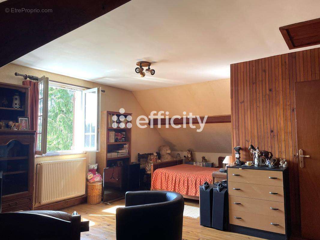 Maison à SAINTE-GENEVIEVE