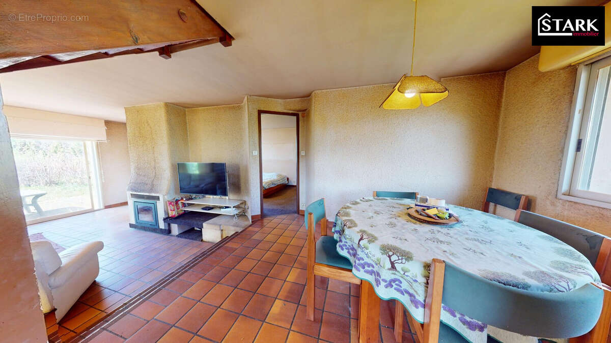 Maison à COURTELEVANT