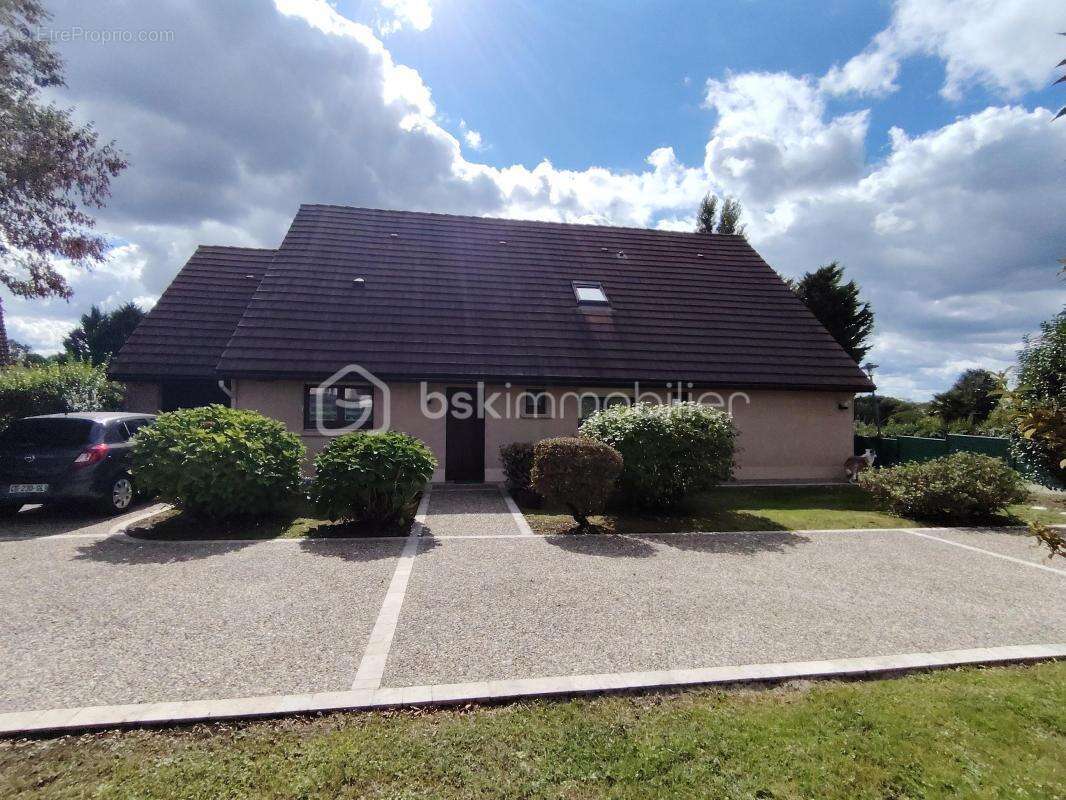 Maison à SERRES-CASTET