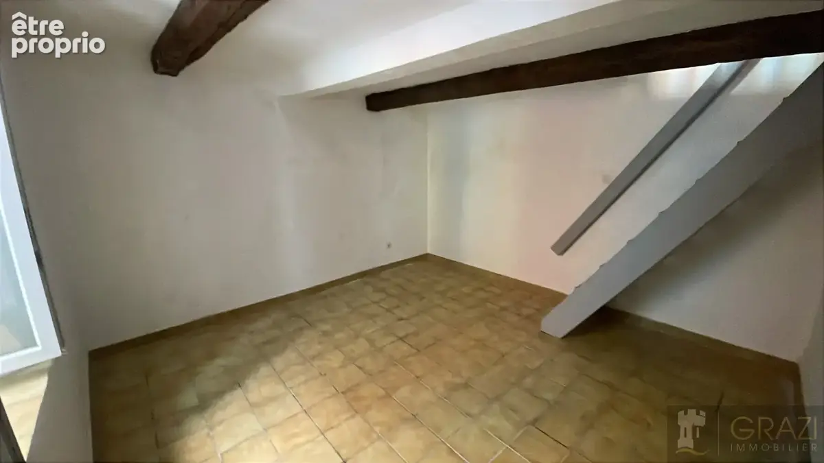 Appartement T2  situé dans un immeuble ancien  Rentabilité brute : 6,35 - photo 3