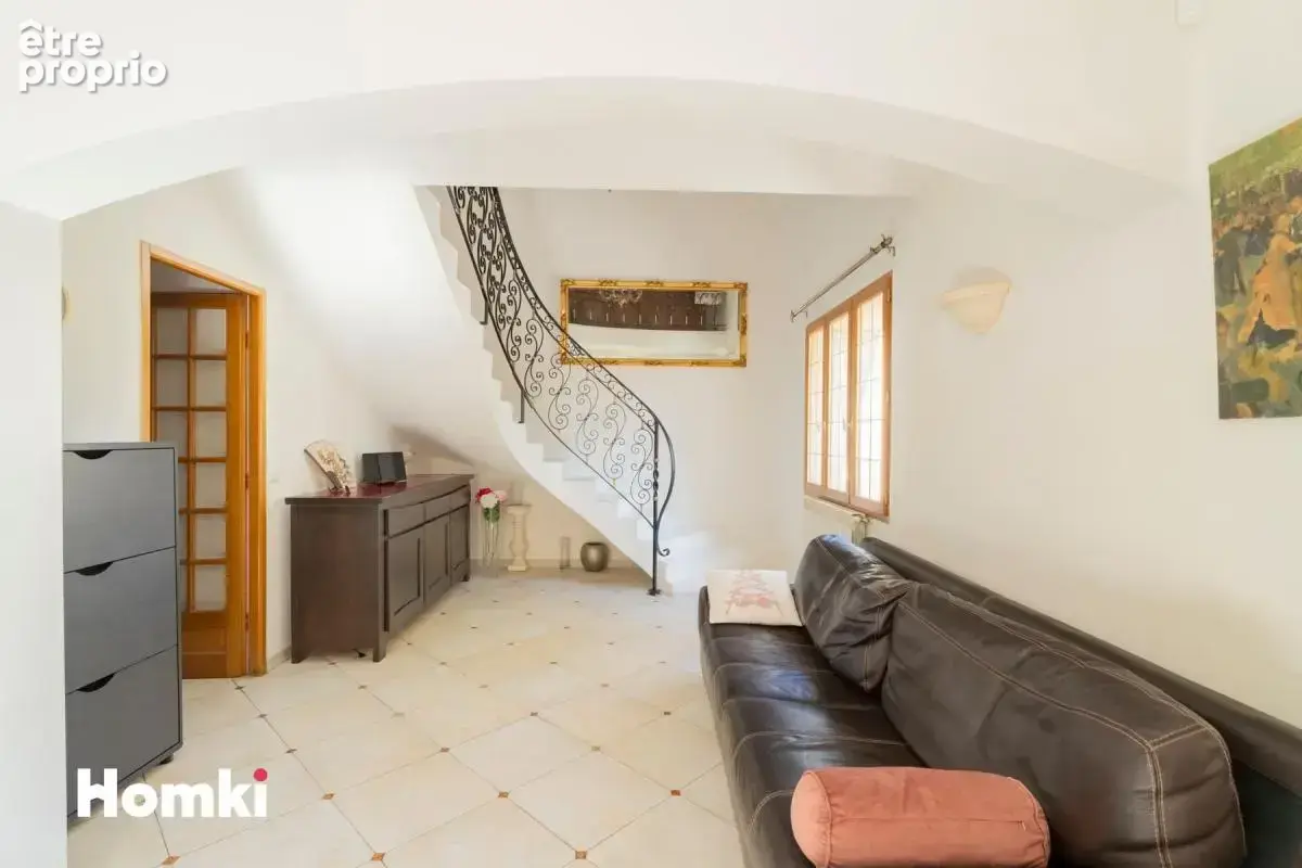 Maison/Villa T5 de 130 m² à Marseille 13012 - photo 3