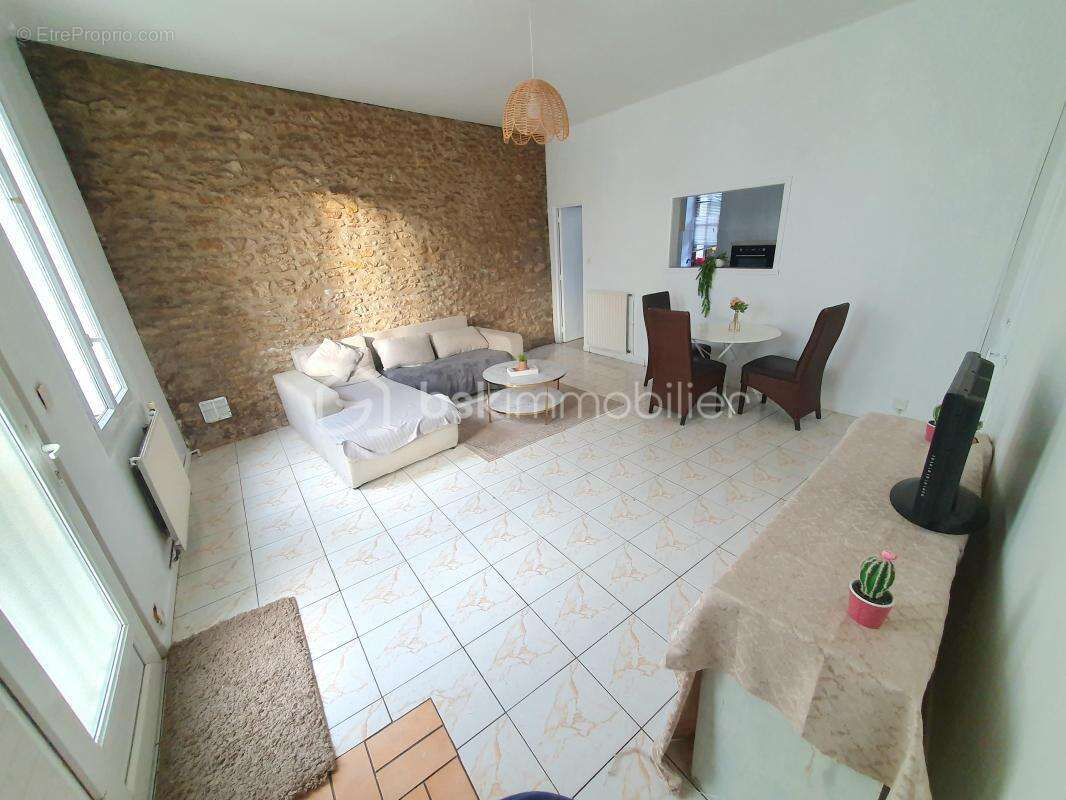 Appartement à CORBEIL-ESSONNES