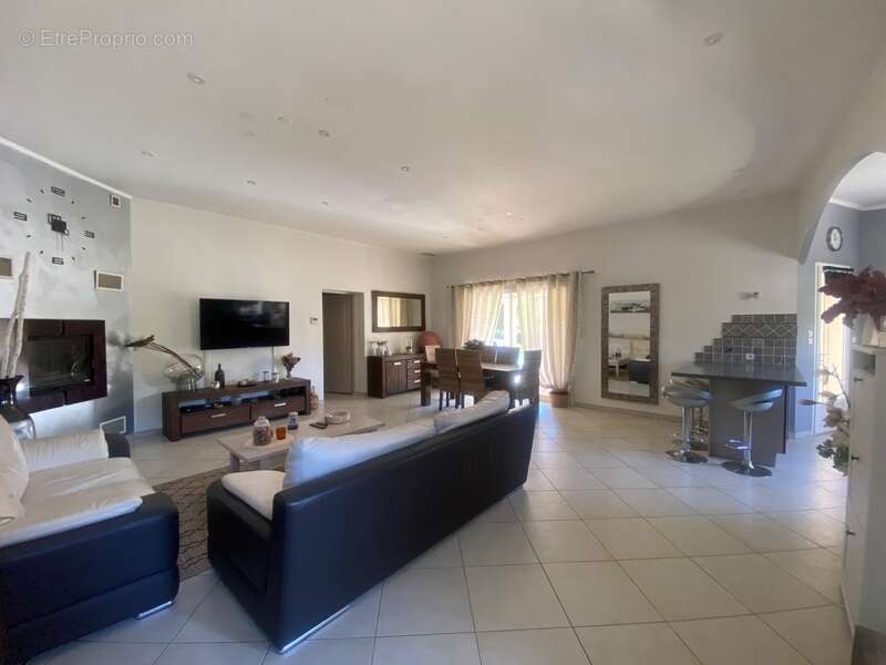 Maison à SAINT-MARTIN-DE-VALGALGUES