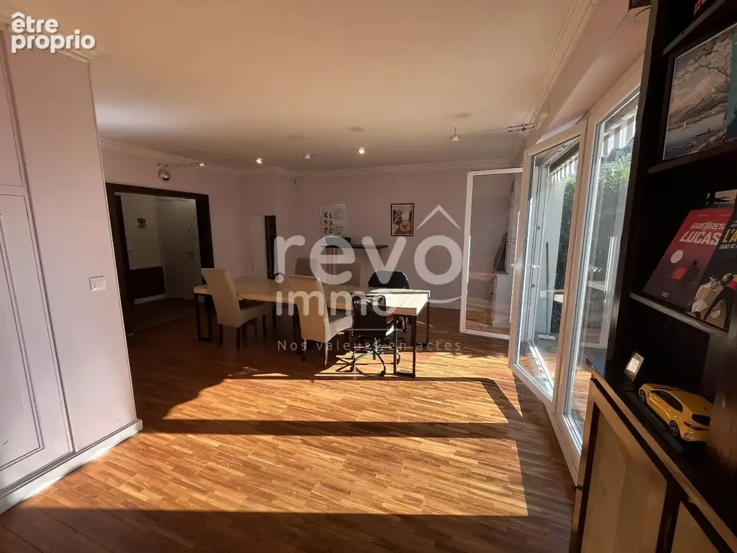 Terrasse et Jardin, Double Séjour, 3 Chambres, équipé haut de gamme - photo 8