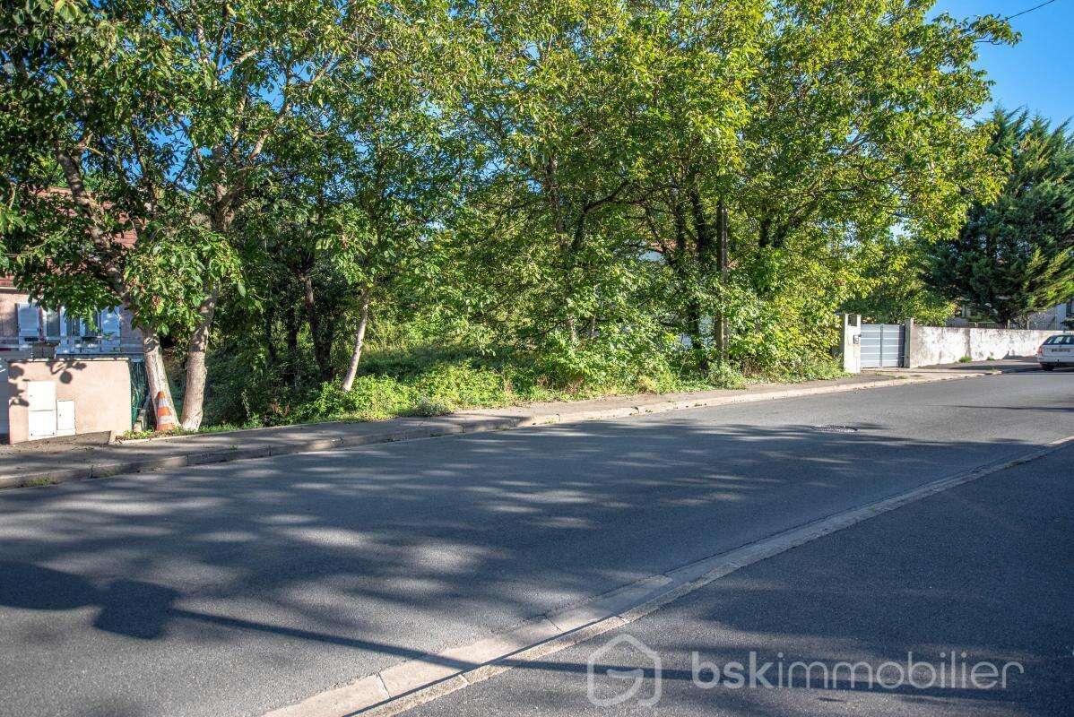 Terrain à SOUPPES-SUR-LOING