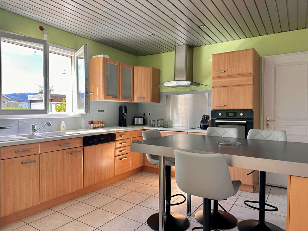 Maison à POUILLY-LE-MONIAL