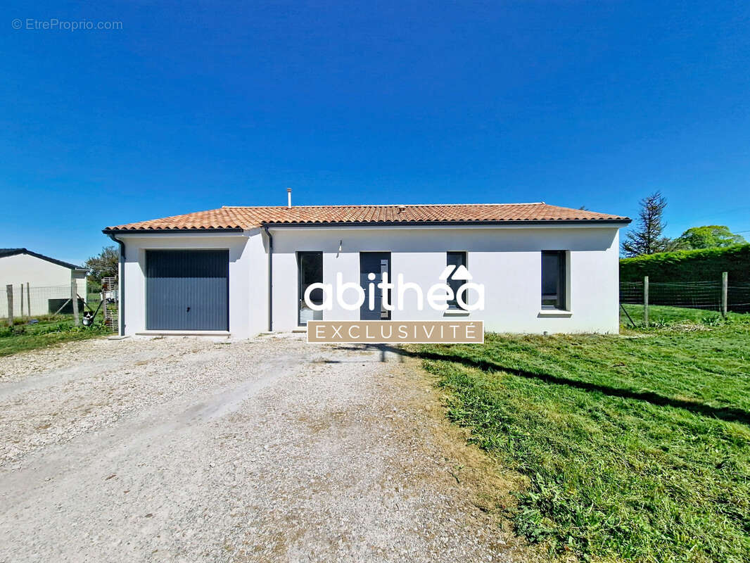 Maison de plain-pied  2023  2 chambres  84m2  1000m2 de terrain  garage - photo 2