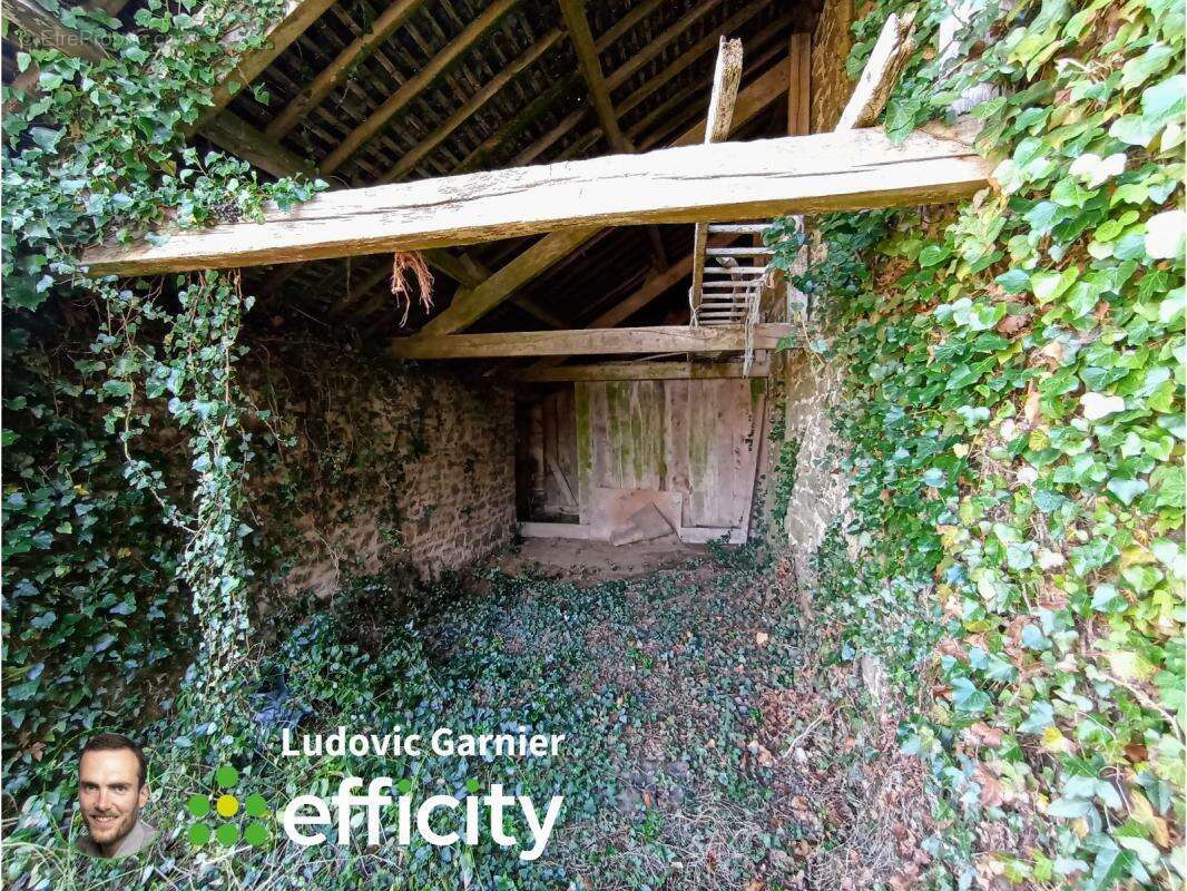 Maison à SAINT-GEORGES-DE-REINTEMBAULT