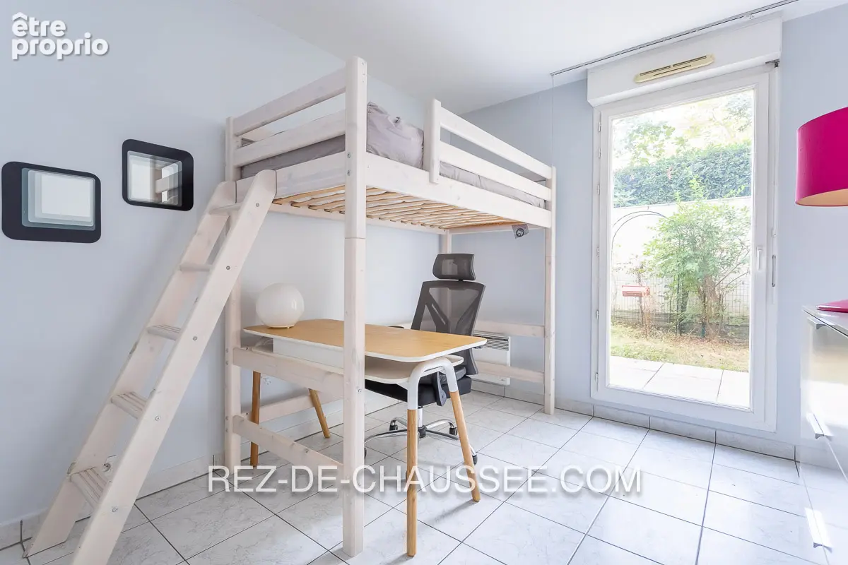Bureaux pour profession liberale avec terrasse  jardin et parking - photo 8