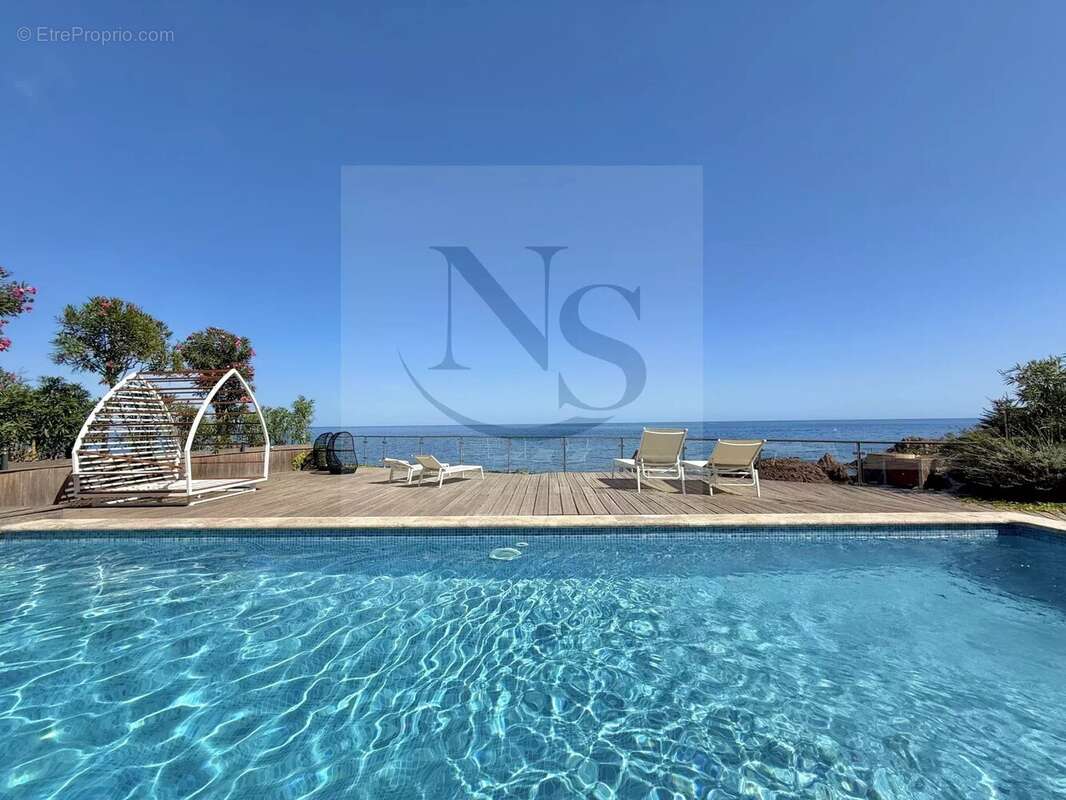 Maison à THEOULE-SUR-MER