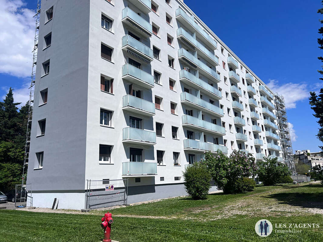 Appartement à SAINT-MARTIN-D'HERES