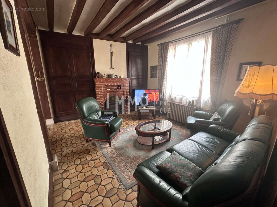 Maison à LA CHARTRE-SUR-LE-LOIR