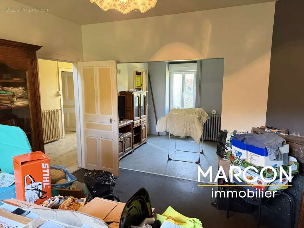 Maison à LA CHAPELLE-TAILLEFERT