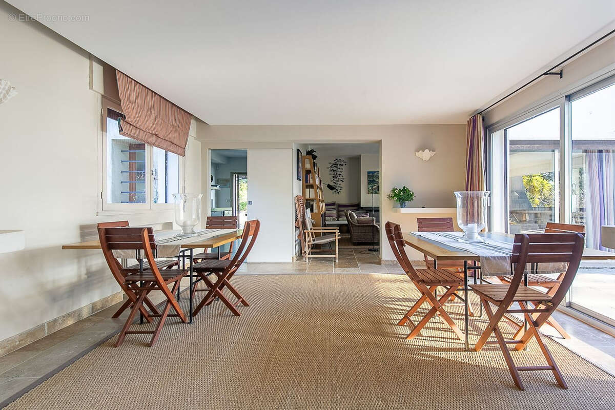 Maison à LE CASTELLET