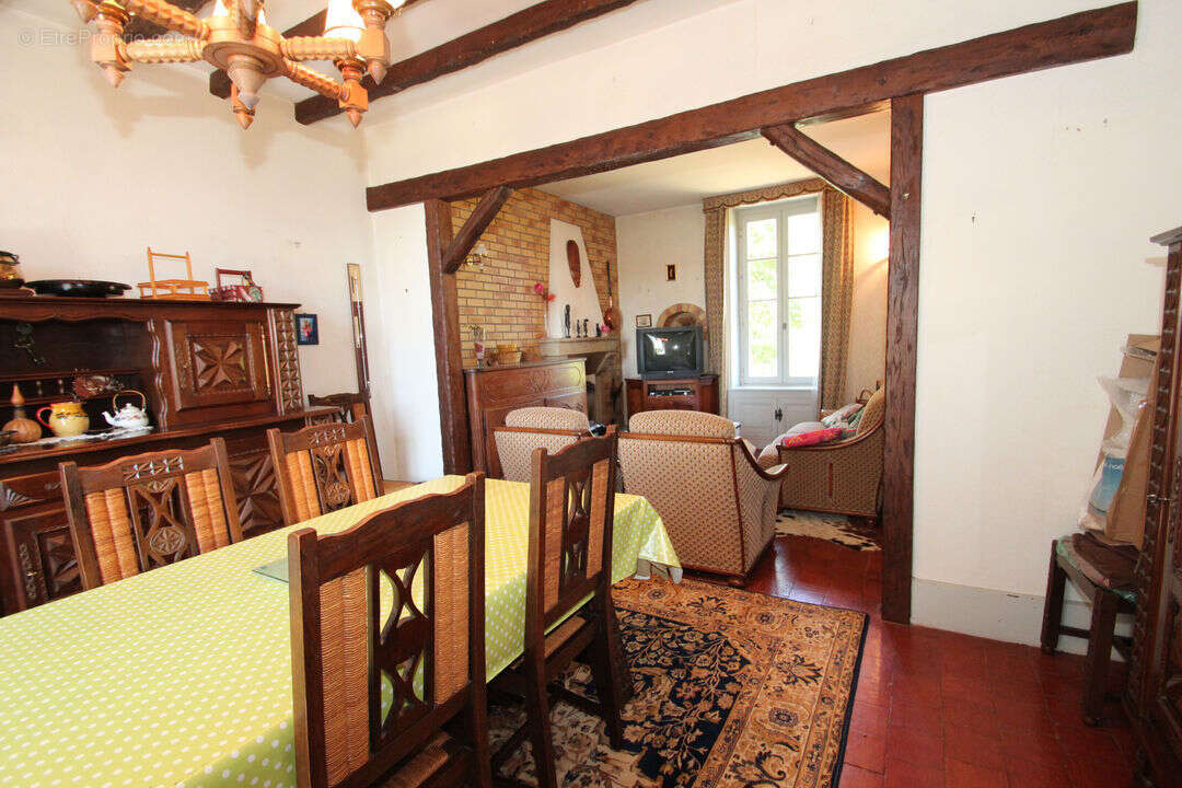 Maison à CHAMPVERT