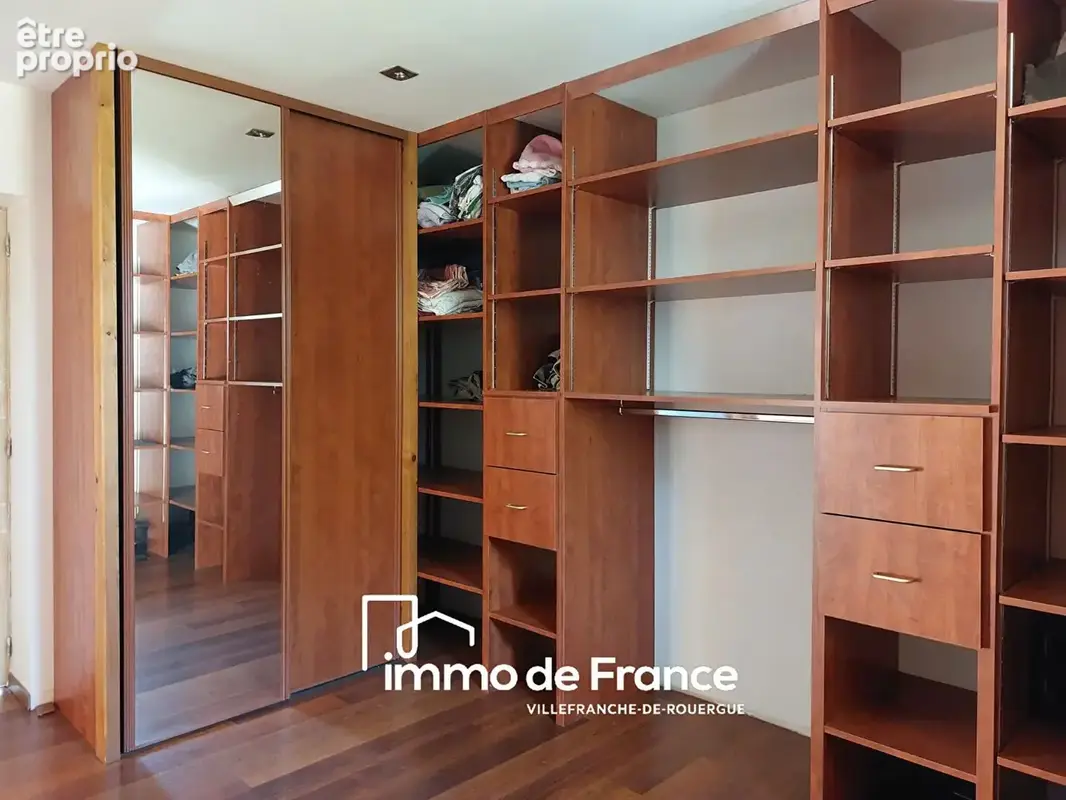 Maison T5/6 , 212m² habitables sous sol avec garage, terrain et piscine. - photo 6