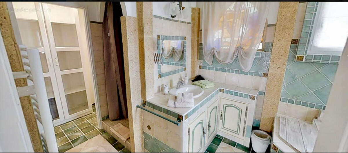Maison de caractère avec gîtes et chambres d'hôtes. Saint Alexandre - photo 10