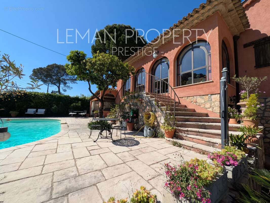 Maison à MOUGINS