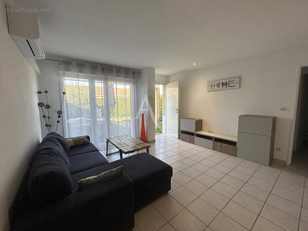 Appartement à POULX