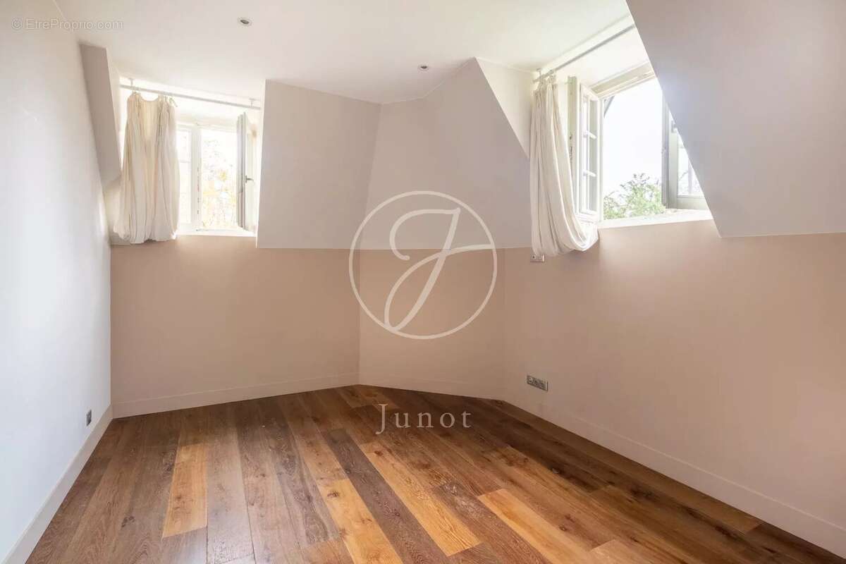 Maison à LE VESINET