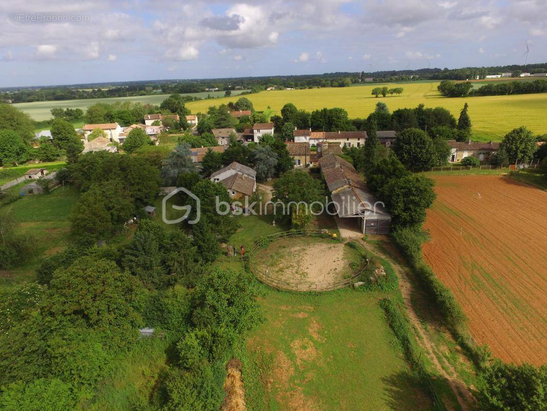Maison à SAINT-SAUVANT