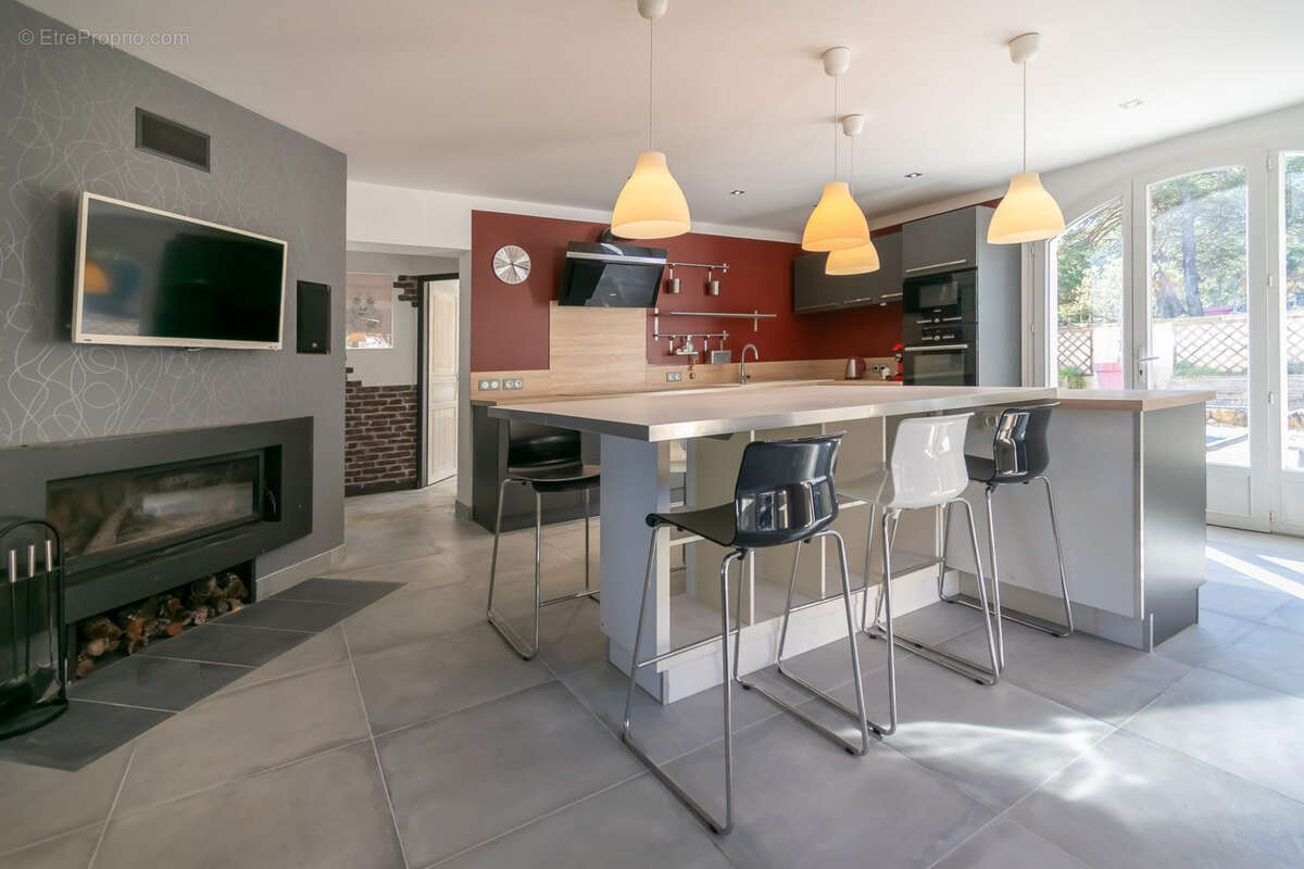 Maison familiale avec studio indépendant, piscine et grand terrain - photo 4