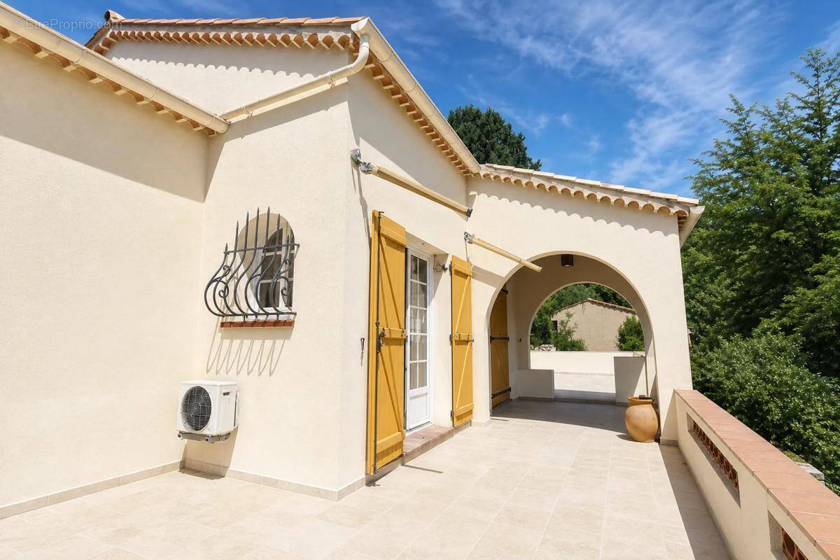 Maison à SALERNES