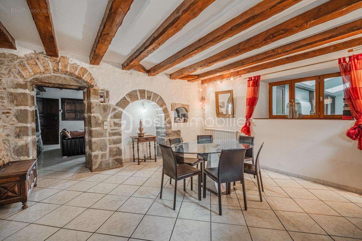 Maison à HAUTEVILLE-SUR-FIER