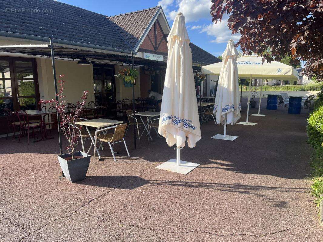 Commerce à MOUREUILLE