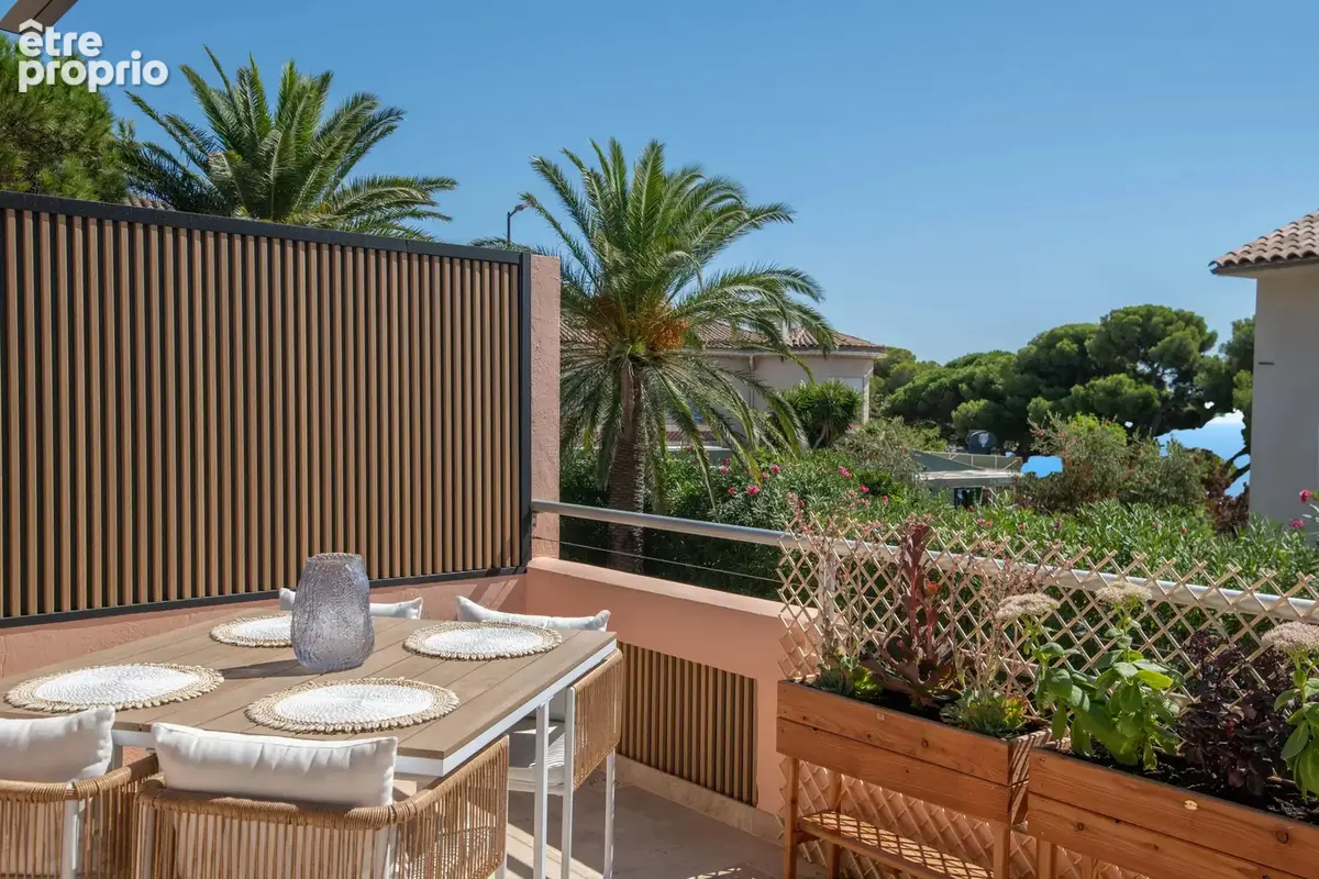 Coup de cœur – mazet rénové 87 m² – centre des issambres – aperçu mer - photo 24
