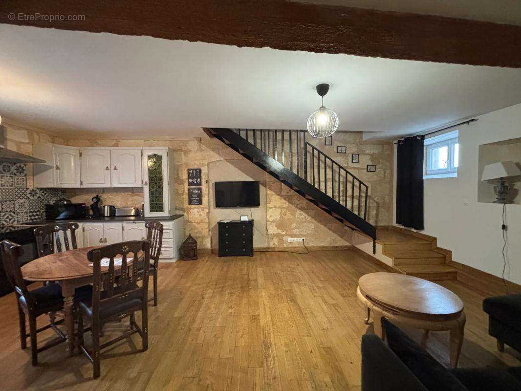 Maison à AMBARES-ET-LAGRAVE