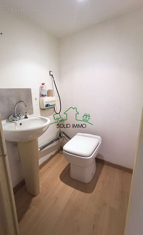 Appartement avec local commercial dans le centre ville d'Aubenas 07200 - photo 6