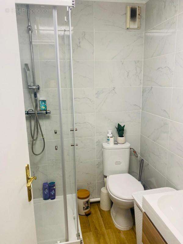 Appartement à LES LILAS