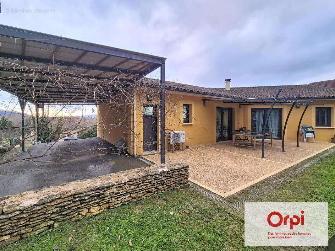 Maison à LE LARDIN-SAINT-LAZARE