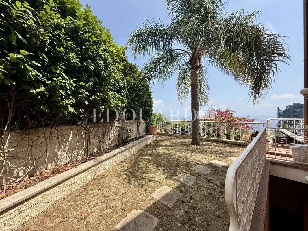 Dans un domaine privé et sécurisé, à vendre villa de prestige avec vue panoramique sur la Principauté de Monaco - photo 26