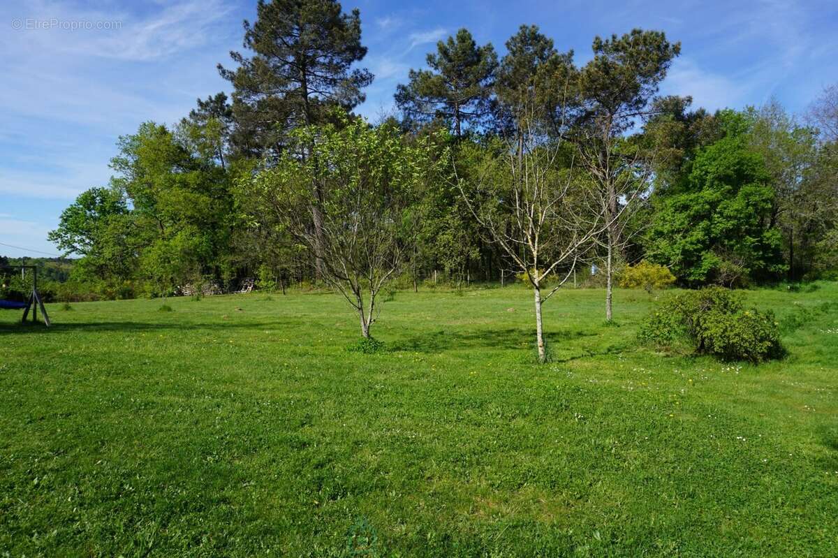 Maison à SAINT-ROMAIN-ET-SAINT-CLEMENT