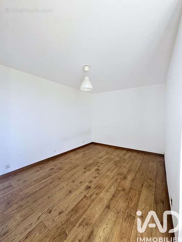 Photo 9 - Appartement à BRIE-COMTE-ROBERT