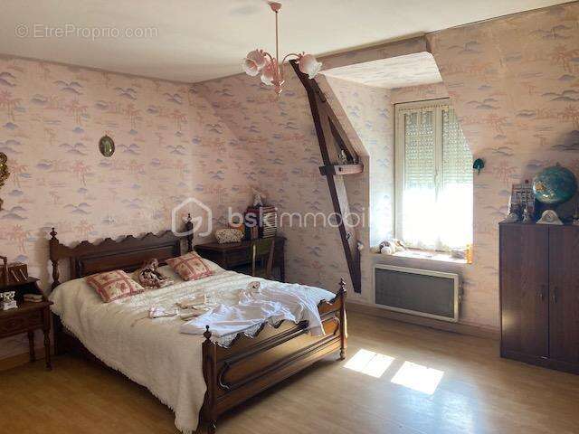 Maison à SAINT-HILAIRE-DU-MAINE