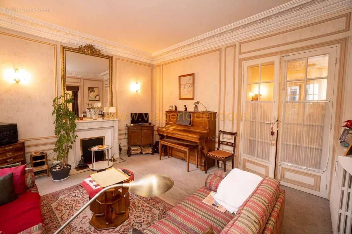 Appartement à NEUILLY-SUR-SEINE