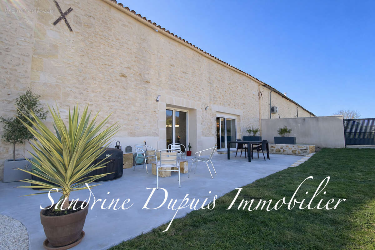 Maison à MESNAC