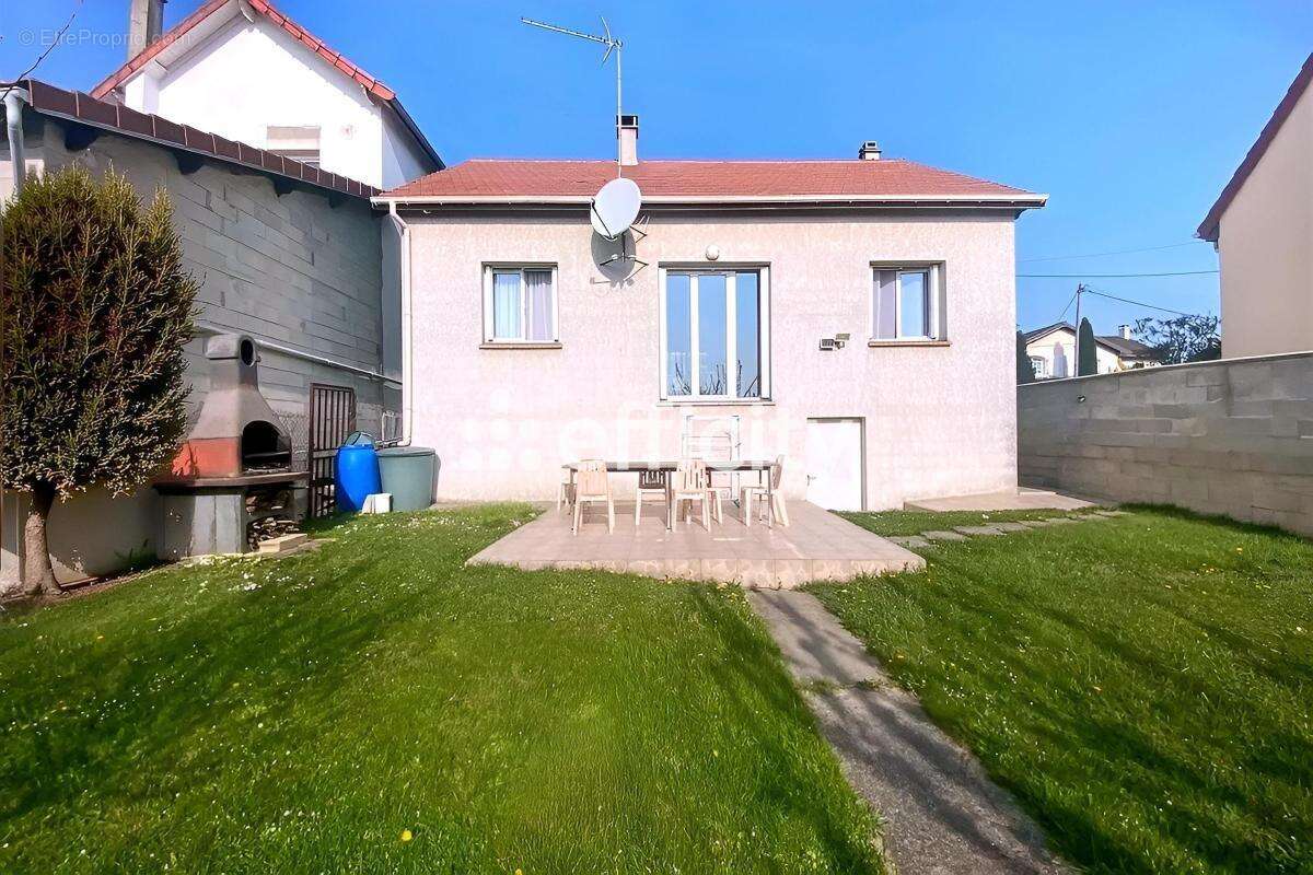 Maison à GOUSSAINVILLE